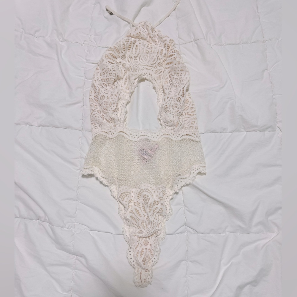 Victoria’s Secret Lace Teddy - Cream